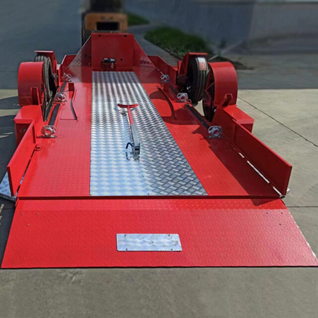 The drop deck trailer is designed for easy loading and unloading
