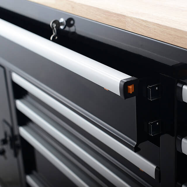 The tool box roller cabinet is a valuable addition to any professional or DIY toolkit