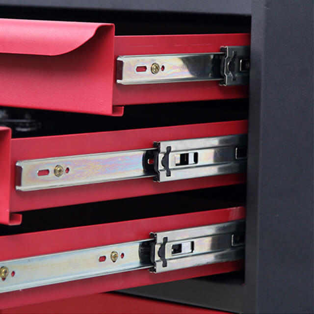 The workshop tool trolley is easy to clean and maintain